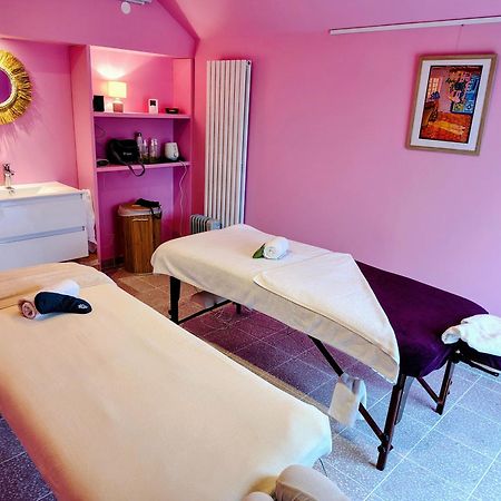 Le Spa Est Dans Le Pre Trigueres Luaran gambar