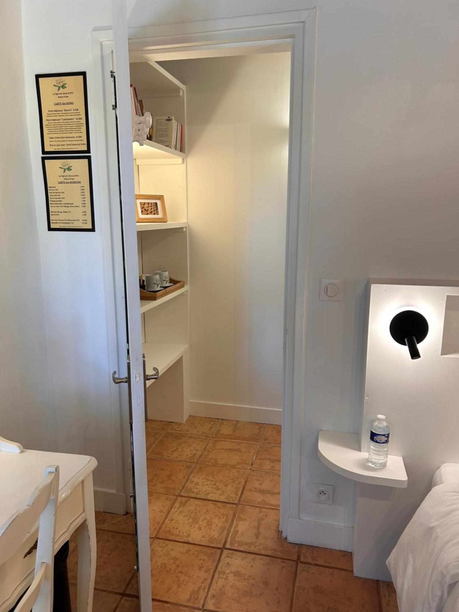 Le Spa Est Dans Le Pre Trigueres Luaran gambar