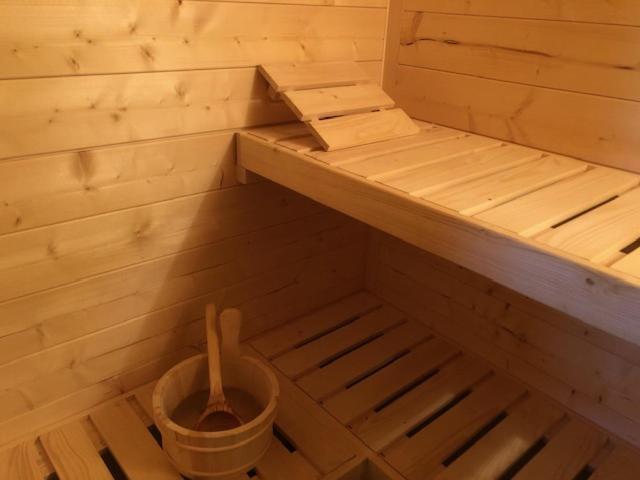 Le Spa Est Dans Le Pre Trigueres Luaran gambar
