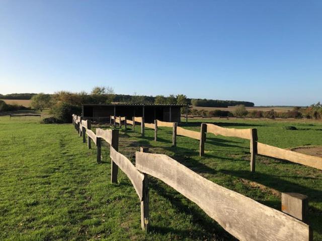 Le Spa Est Dans Le Pre Trigueres Luaran gambar