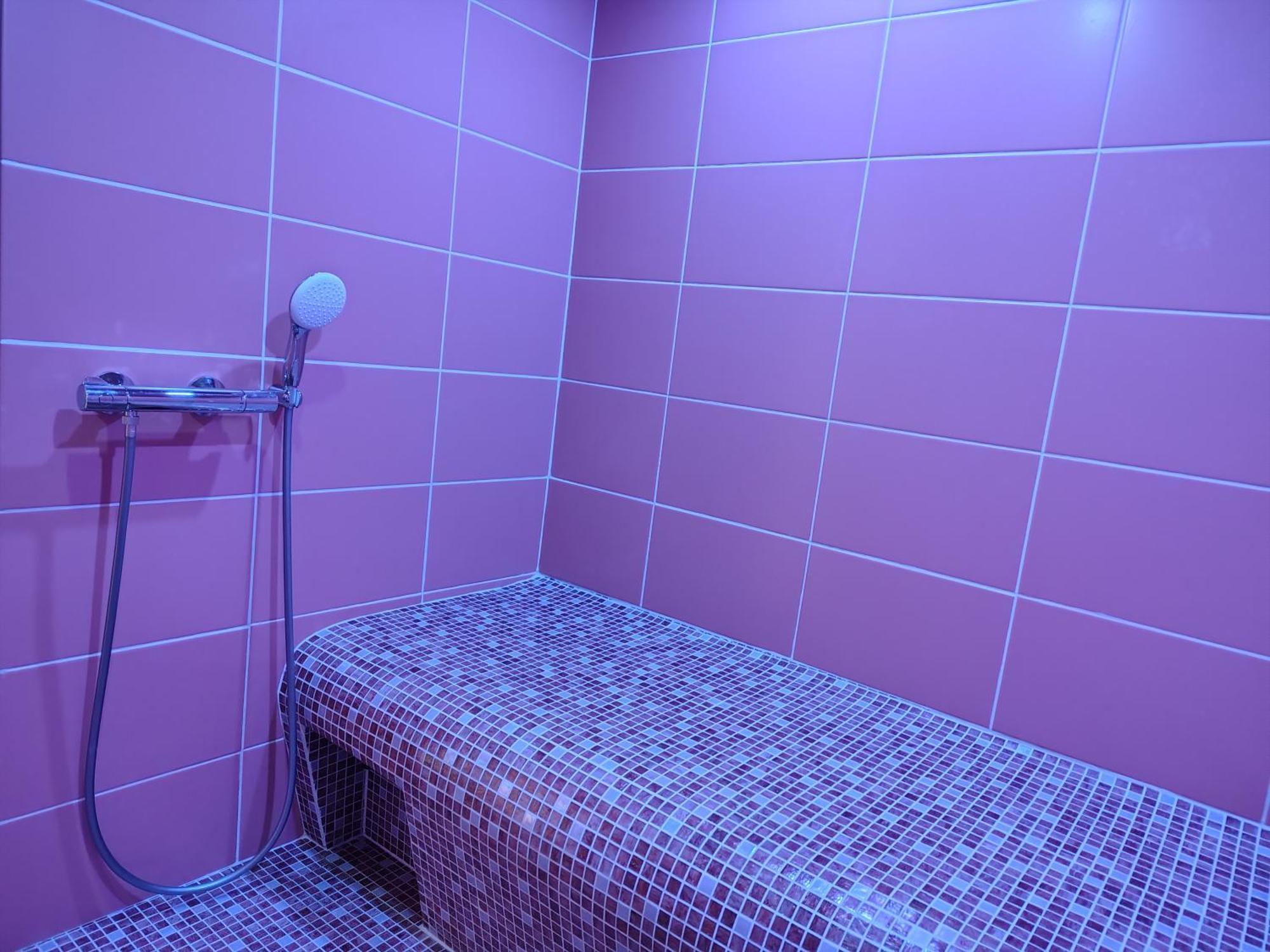 Le Spa Est Dans Le Pre Trigueres Luaran gambar
